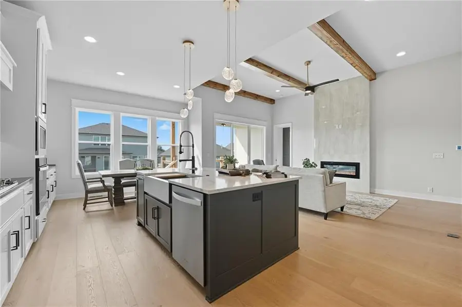 2127 NW Killarney Lane, Lees Summit, MO 64081 - Image #2