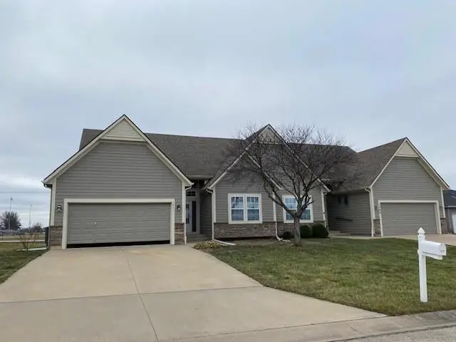 1211 Cottowood Court, Paola, KS 66071 - Image #1