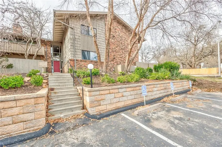 8718 Metcalf Avenue #102, Overland Park, KS 66212 - Image #3