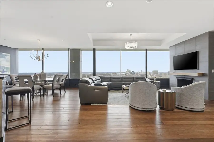 700 W 31st Street #1502, Kansas City, MO 64108 - #3