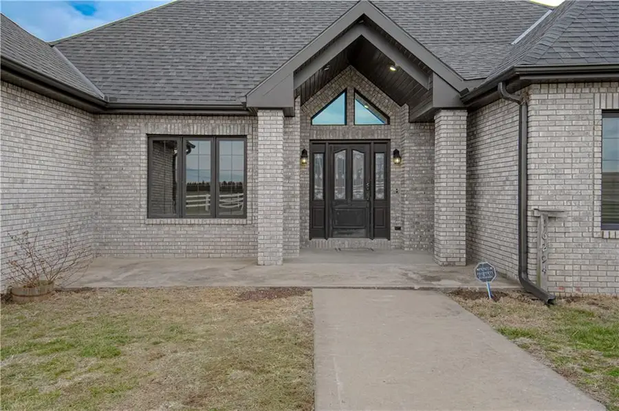 16294 Eastlake Drive, Lexington, MO 64067 - Image #2