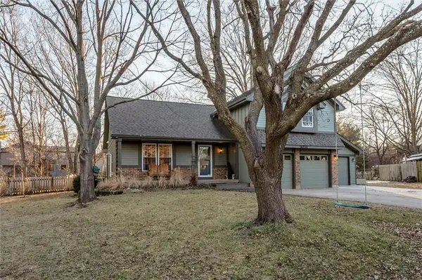 14739 S Locust Street, Olathe, KS 66062