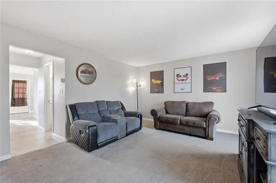 6614 E 128th Street, Grandview, MO 64030 - #3