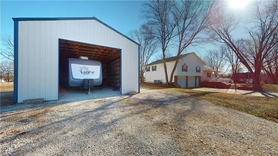 20089 S 1475 Road, Nevada, MO 64772 - Image #2