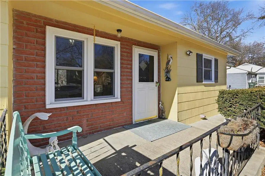 1424 Lawrence Avenue, Leavenworth, KS 66048 - Image #2