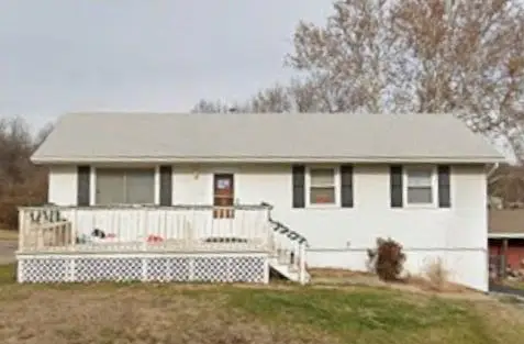 12212 E 32nd Street S, Independence, MO 64052