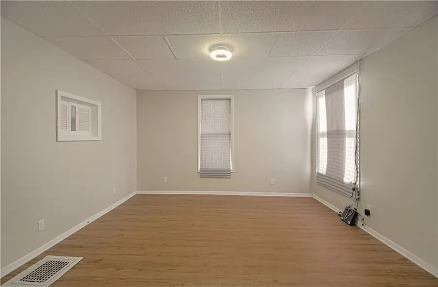 5012 Scarritt Avenue, Kansas City, MO 64123 - #3