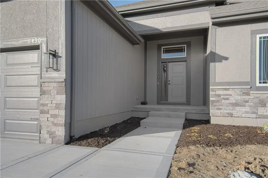 9430 N Belton Avenue, Kansas City, MO 64154 - #2