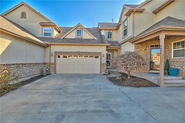 9886 Nieman Place, Overland Park, KS 66213