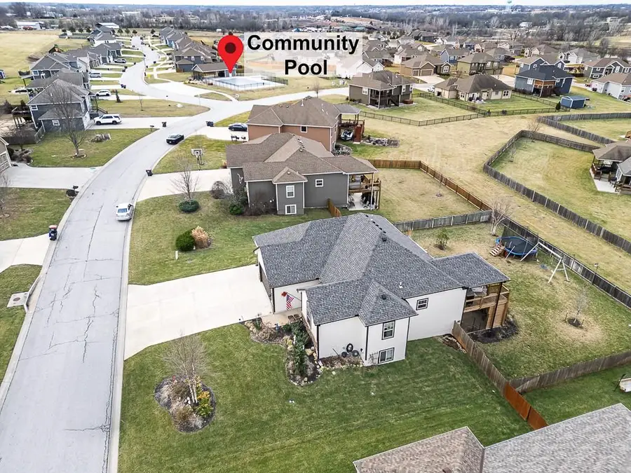 6988 141st Street, Basehor, KS 66007 - #3