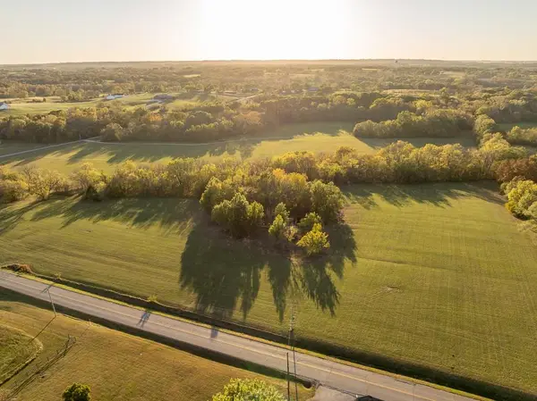 Tract 2 Highway Oo Highway, Odessa, MO 64076