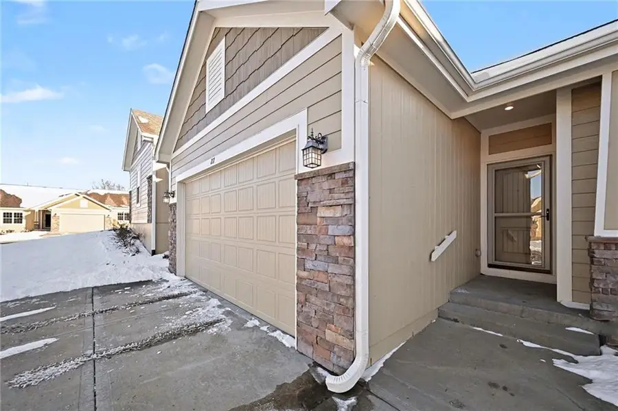 217 Ashmont Drive, Smithville, MO 64089 - #3