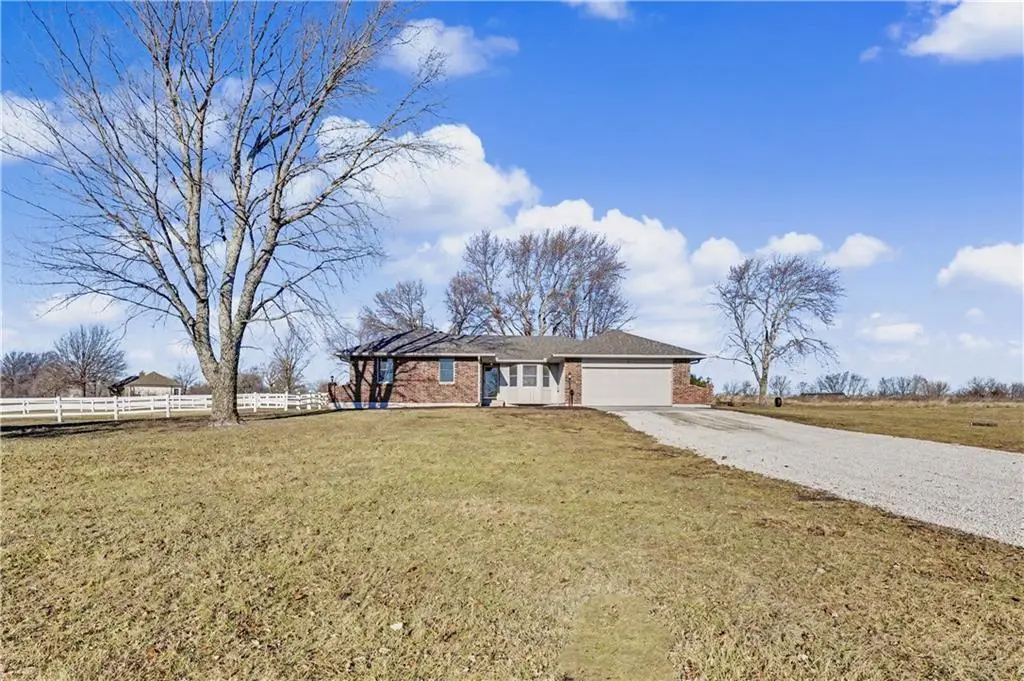 22284 Rosewood Street, Bucyrus, KS 66013 - Image #1