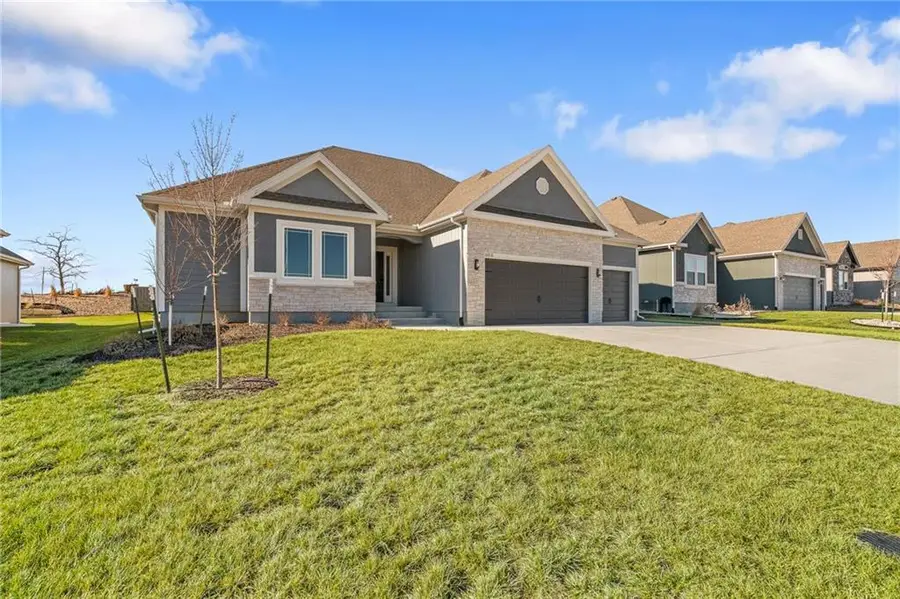 10216 N Winchester Avenue, Kansas City, MO 64156 - #2