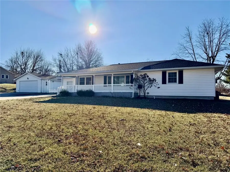 320 W Torrance Street, Maryville, MO 64468 - #2