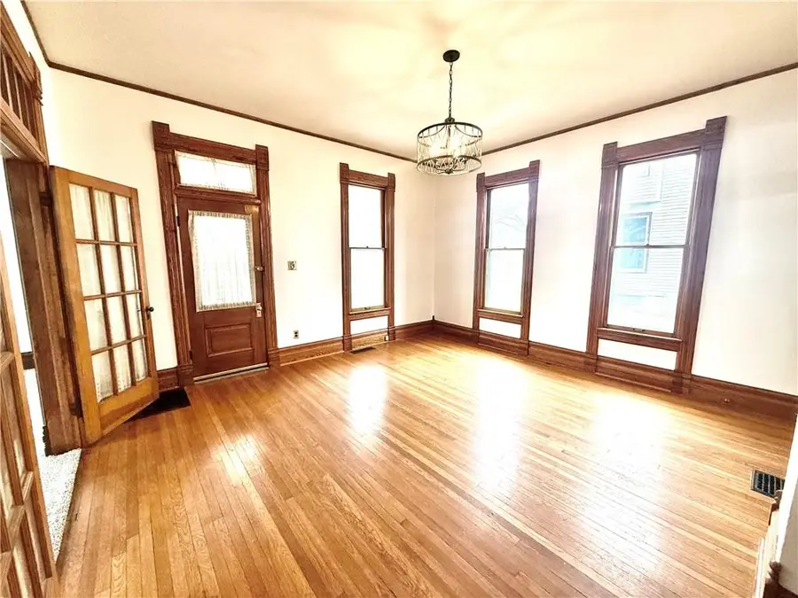 335 E 4th Street, Maryville, MO 64468 - #2