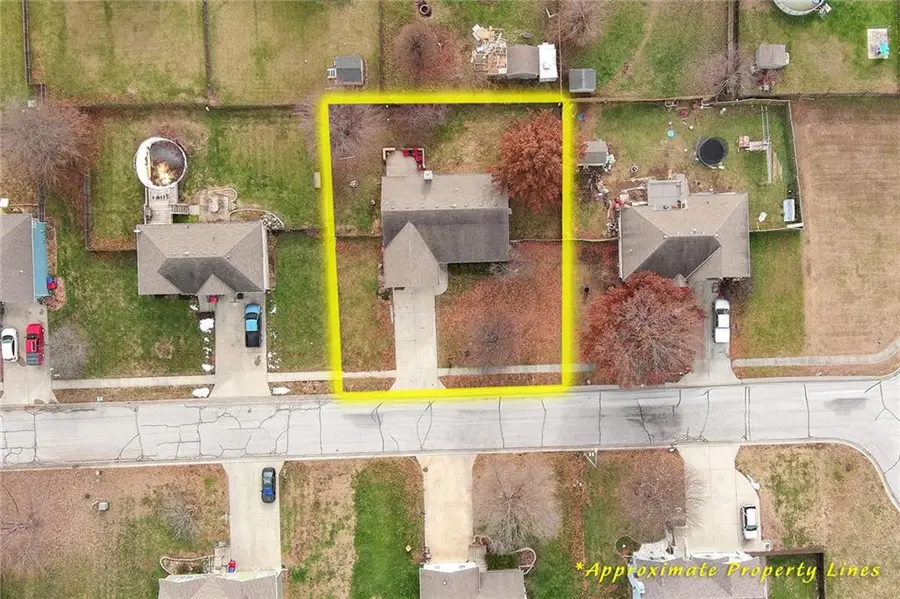15609 Pebble Drive, Basehor, KS 66007 - Image #2