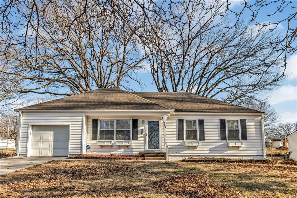 6215 N Garfield Street, Gladstone, MO 64118 - Image #1