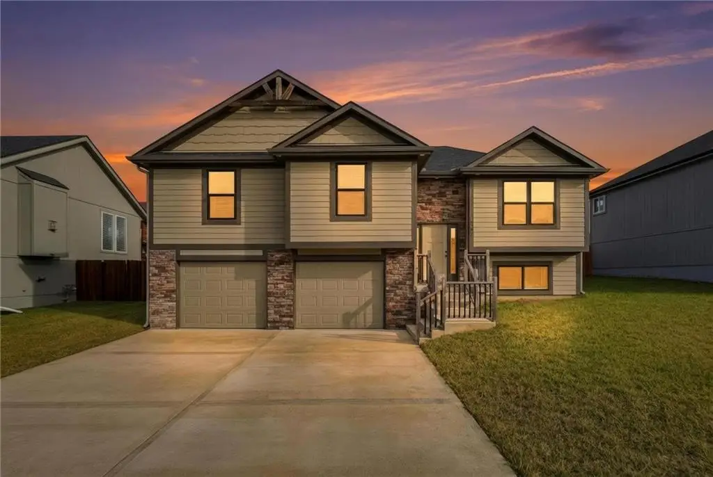 507 SW Meadowood Drive, Grain Valley, MO 64029 - #1