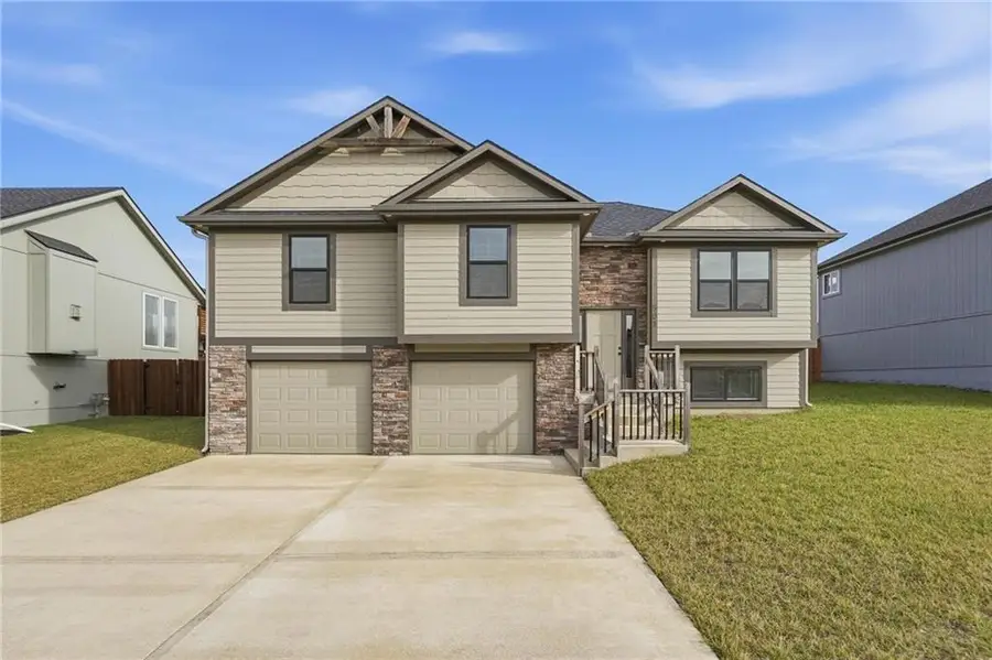 507 SW Meadowood Drive, Grain Valley, MO 64029 - #2