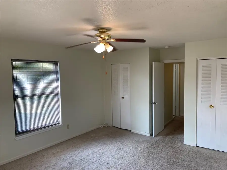 8604 Countryshire Lane, Kansas City, MO 64133 - Image #3