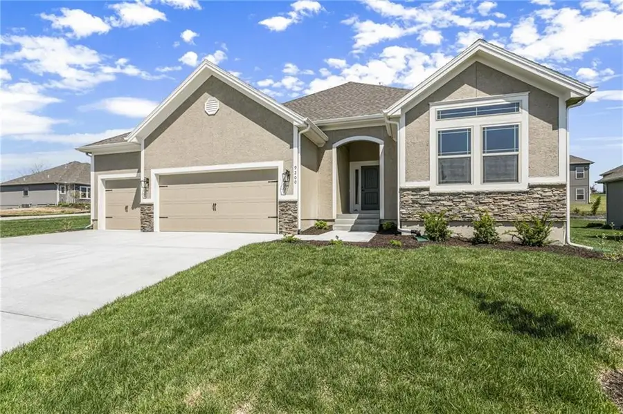 11452 N Auburndale Circle, Kansas City, MO 64157 - Image #2