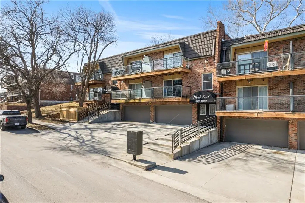 4616 Holly Street #3, Kansas City, MO 64112 - #1