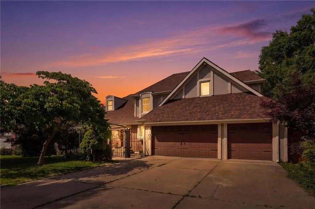 4100 NE Shady Lane Drive, Gladstone, MO 64119 - #1