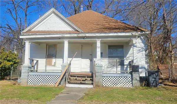 702 W 6th Street, Pittsburg, KS 66762