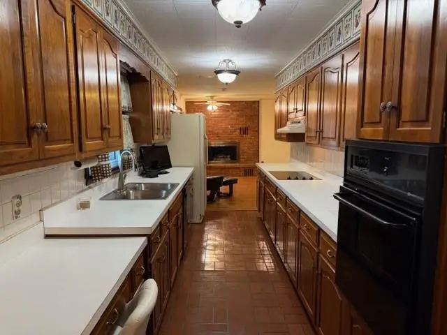 100 N Lincoln Street, Erie, KS 66733 - #2