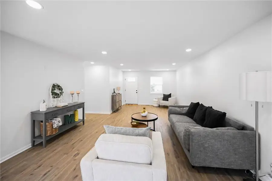 9409 Mckinley Street, Kansas City, MO 64138 - Image #2