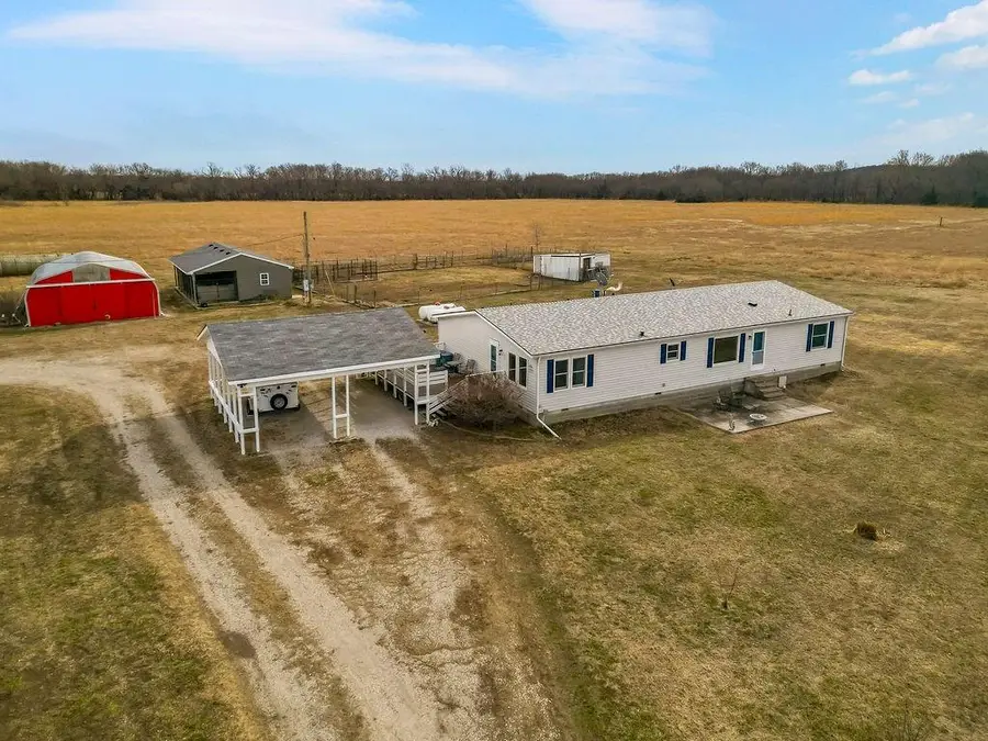 2715 Kelly Road, Mapleton, KS 66754 - #2