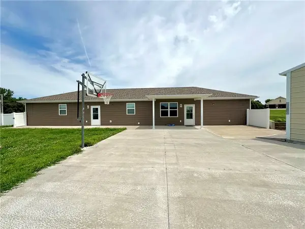 27728 245th Street, Maryville, MO 64468