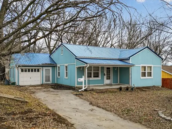 175 Emerson Avenue, Bonner Springs, KS 66012