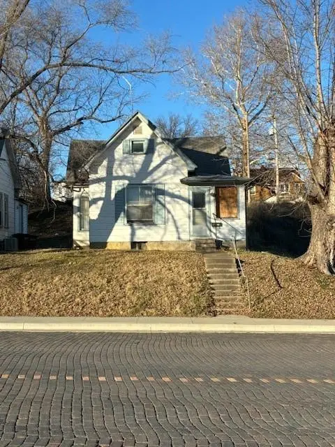 1013 Commercial Street, Atchison, KS 66002