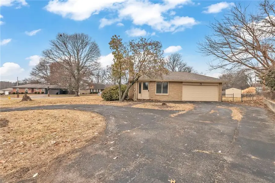 8112 Raytown Road, Raytown, MO 64138 - #3
