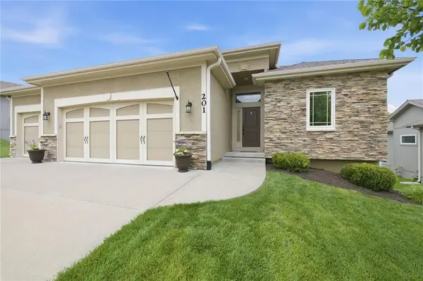 201 S Marimack Drive, Kearney, MO 64060