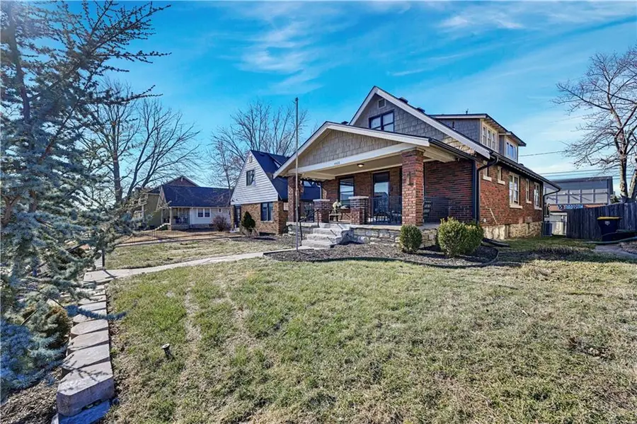 4428 Summit Street, Kansas City, MO 64111 - #3