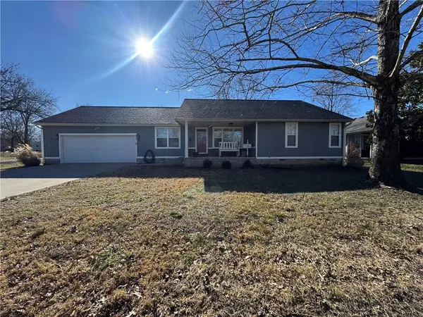 1320 E Buckeye Street, Columbus, KS 66725