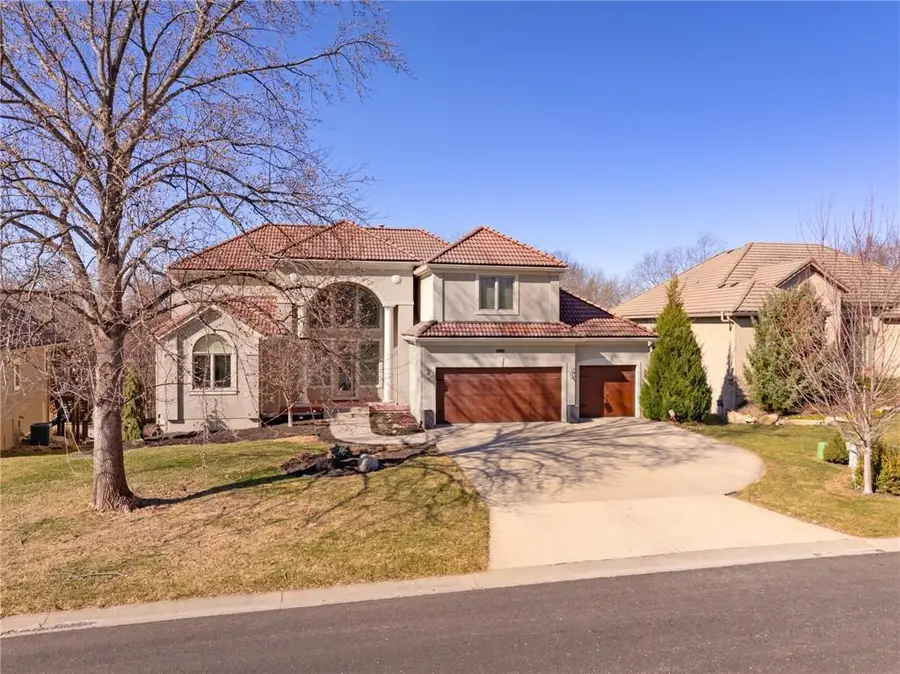 8920 Pine Street, Lenexa, KS 66220 - #2