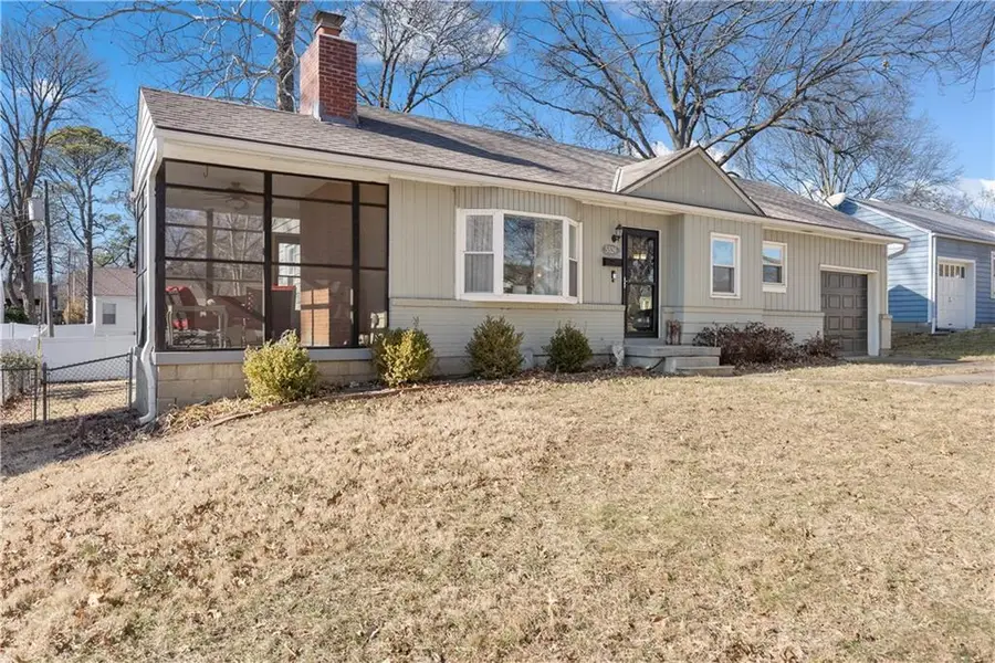 5526 Linden Street, Roeland Park, KS 66205 - #2