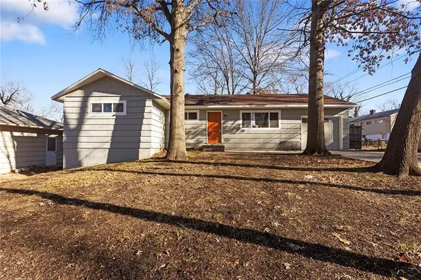 11413 Spring Valley Road, Kansas City, MO 64134