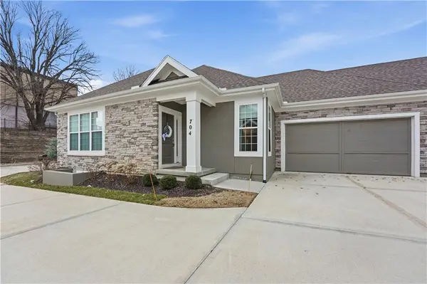 704 E 110th Terrace, Kansas City, MO 64131