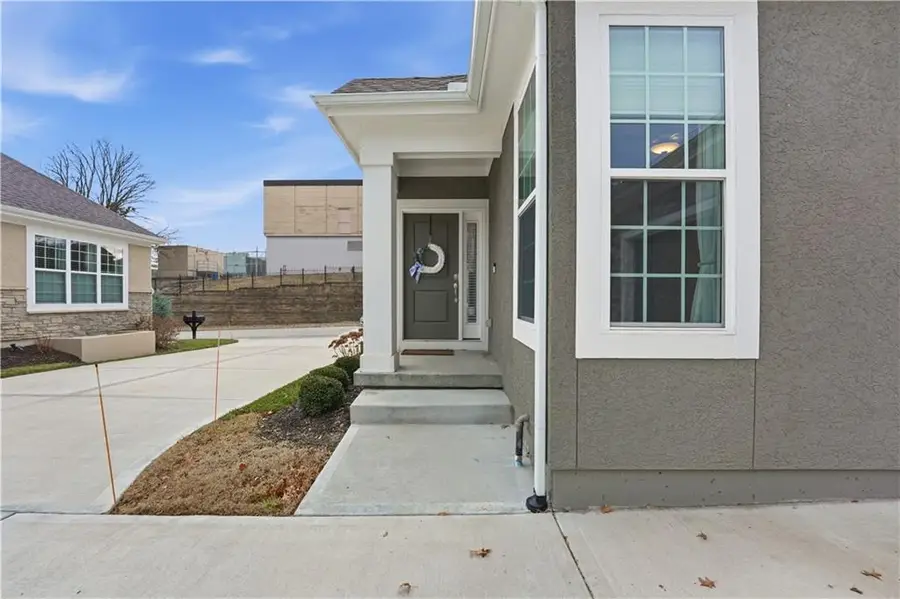 704 E 110th Terrace, Kansas City, MO 64131 - Image #2