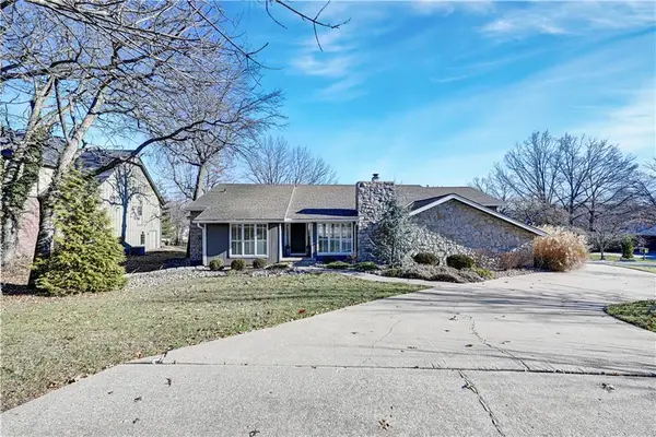 11021 Buena Vista Street, Leawood, KS 66211