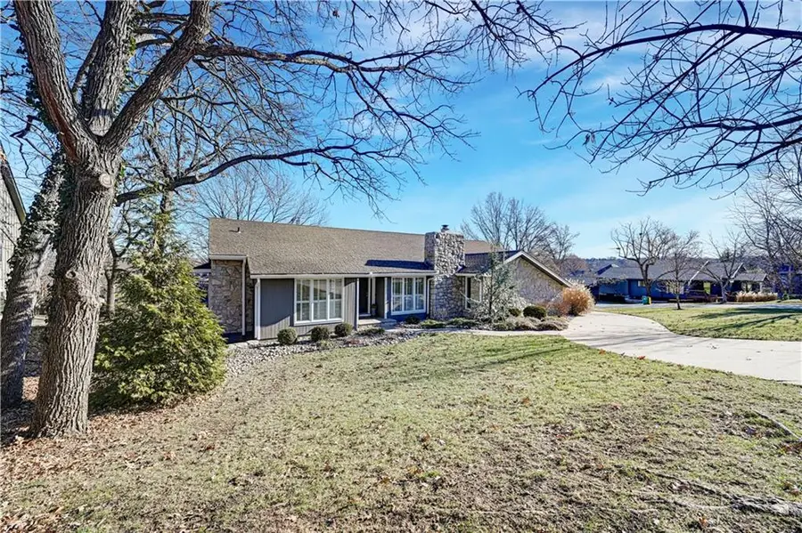11021 Buena Vista Street, Leawood, KS 66211 - Image #2