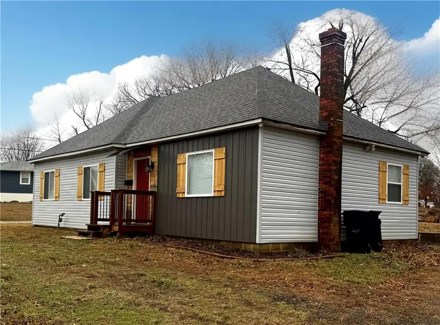 210 W 7th Street, Knob Noster, MO 65336 - Image #2