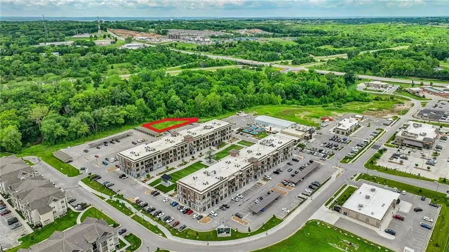 15425 Old Town Drive, Parkville, MO 64152 - Image #3