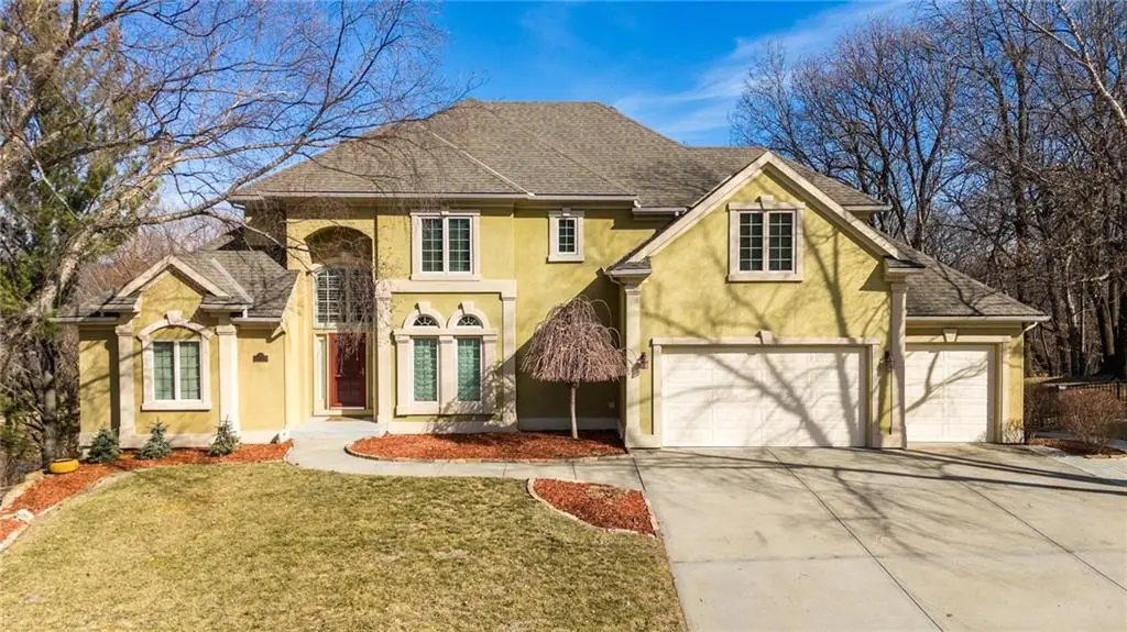 6119 S National Drive, Parkville, MO 64152 - #1