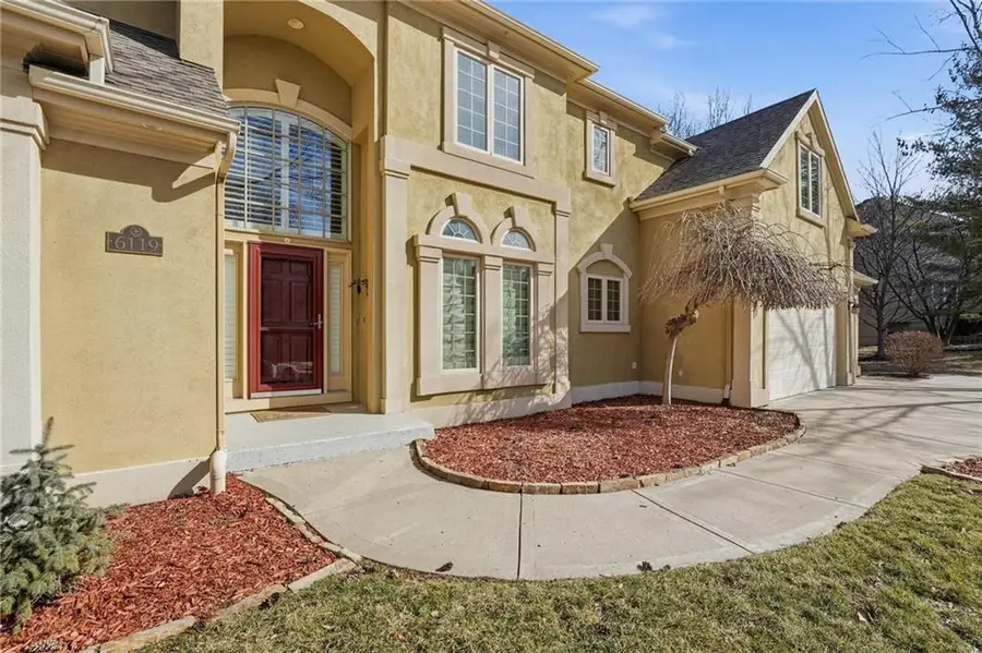 6119 S National Drive, Parkville, MO 64152 - #2